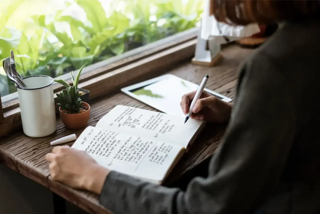 5 Powerful Ways to Start Your Personal Statement and Hook Admissions Officers (With Real Examples!)