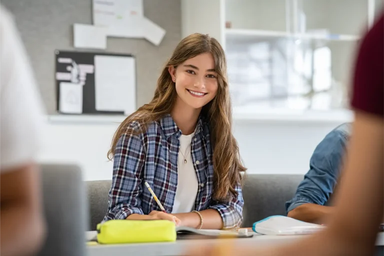 1-on-1 vs. Small Group Classes: Which Boosts Academic Growth More?